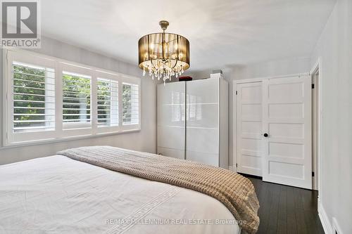 250 Daphne Avenue, Mississauga, ON - Indoor Photo Showing Bedroom