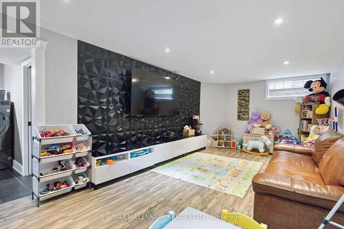 250 Daphne Avenue, Mississauga, ON - Indoor