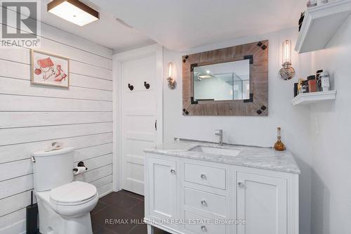 250 Daphne Avenue, Mississauga, ON - Indoor Photo Showing Bathroom