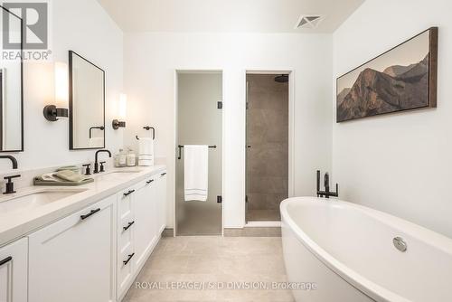 Th4 - 1 Strathgowan Avenue, Toronto, ON - Indoor Photo Showing Bathroom