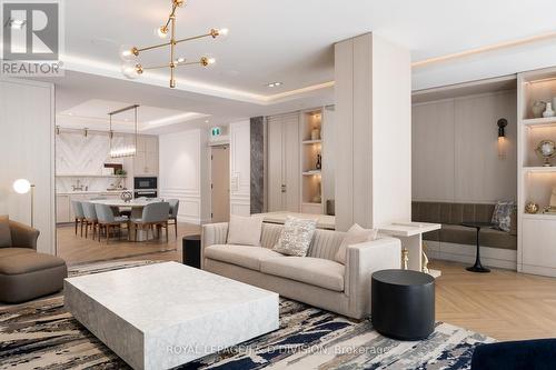 Th4 - 1 Strathgowan Avenue, Toronto, ON - Indoor Photo Showing Living Room