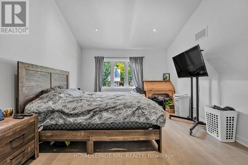 3604 Hibbard Street, Fort Erie (Ridgeway), ON - Indoor Photo Showing Bedroom
