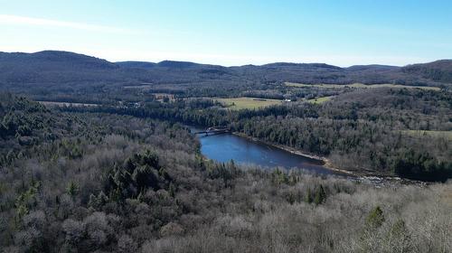 Vue sur l'eau - Ch. De La Rouge, Arundel, QC 