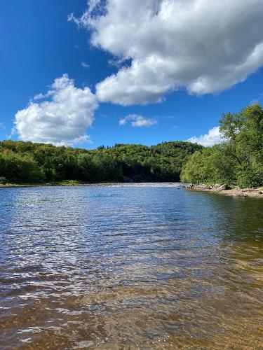 Accès au plan d'eau - Ch. De La Rouge, Arundel, QC 