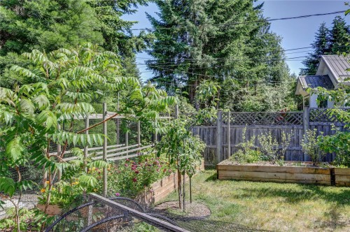 4840 Blue Heron Dr, Bowser, BC 