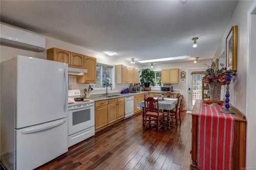 4840 Blue Heron Dr, Bowser, BC 