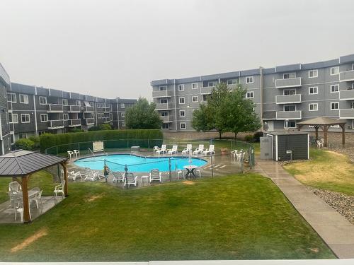252-715 Leathead Road, Kelowna, BC - Outdoor With In Ground Pool