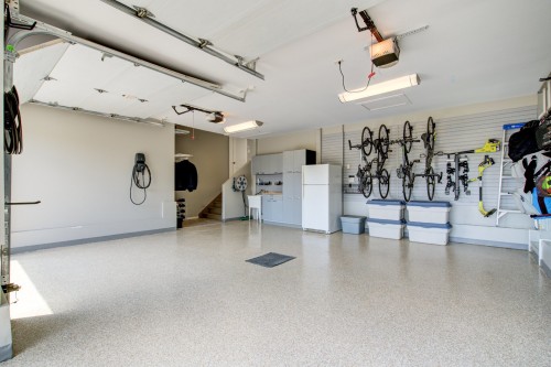 Garage - 53 Rue De Chaumont, Blainville, QC - Indoor Photo Showing Garage