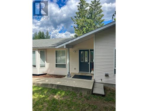 822 Richards West Street, Nelson, BC - Outdoor