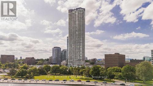 4401 - 805 Carling Avenue, Ottawa, ON - Outdoor With View
