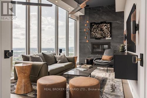4401 - 805 Carling Avenue, Ottawa, ON - Indoor Photo Showing Living Room