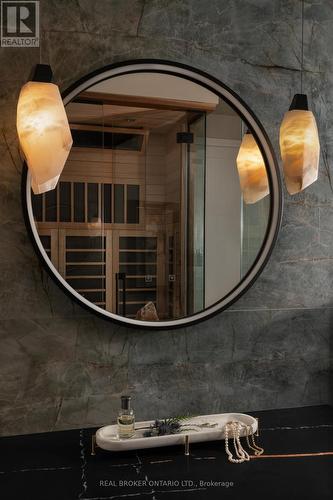 4401 - 805 Carling Avenue, Ottawa, ON - Indoor