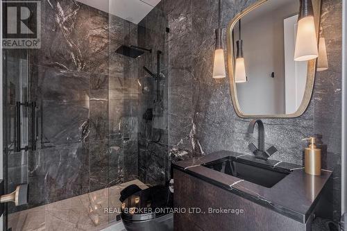 4401 - 805 Carling Avenue, Ottawa, ON - Indoor Photo Showing Bathroom