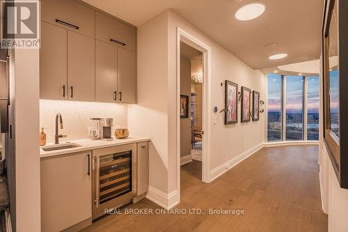 4401 - 805 Carling Avenue, Ottawa, ON - Indoor Photo Showing Other Room