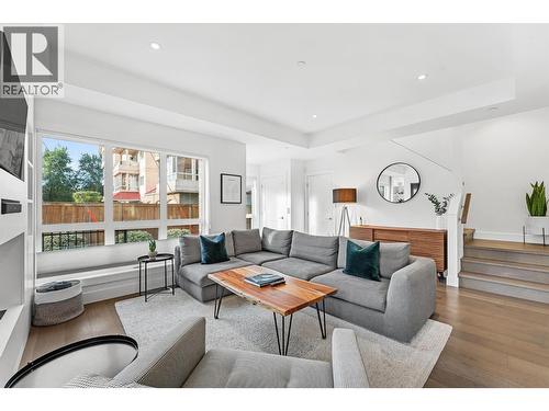 1308 Richter Street Unit# 107, Kelowna, BC - Indoor Photo Showing Living Room