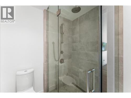 1308 Richter Street Unit# 107, Kelowna, BC - Indoor Photo Showing Bathroom