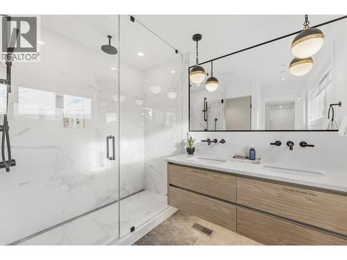 1308 Richter Street Unit# 107, Kelowna, BC - Indoor Photo Showing Bathroom