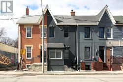 106 CARLAW AVENUE  Toronto, ON M4M 2R7