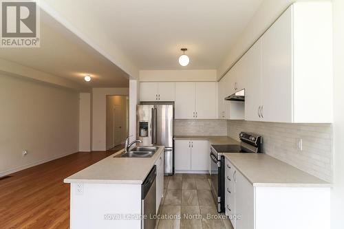 6 Durham Avenue, Barrie, ON - Indoor Photo Showing Kitchen With Double Sink