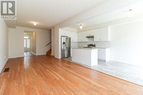 6 Durham Avenue, Barrie, ON - Indoor Photo Showing Kitchen