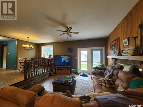 492 Stewart Street, Kamsack, SK - Indoor Photo Showing Living Room