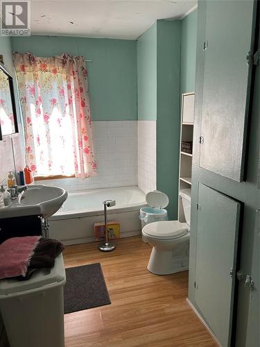 1 Beaver Pond Road, Cape Broyle, NL - Indoor Photo Showing Bathroom