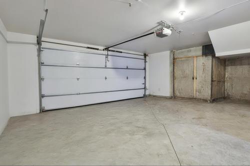 Garage - 171 Rue Khalil-Gibran, Montréal (Saint-Laurent), QC 