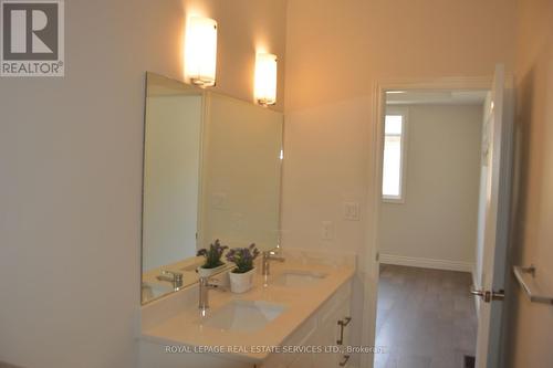 48 Callams Bay Crescent, Amherstburg, ON - Indoor Photo Showing Bathroom