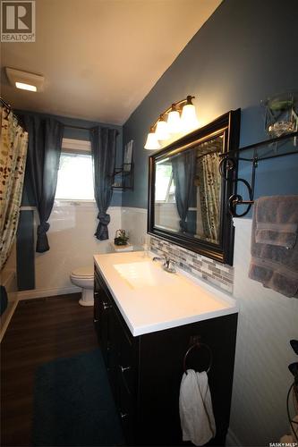 724 4Th Street E, Shaunavon, SK - Indoor Photo Showing Bathroom