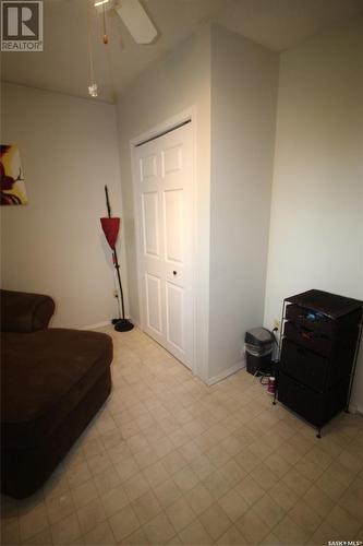 724 4Th Street E, Shaunavon, SK - Indoor
