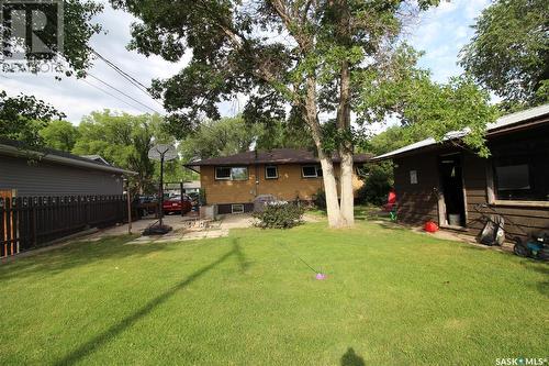 724 4Th Street E, Shaunavon, SK - Outdoor With Backyard With Exterior