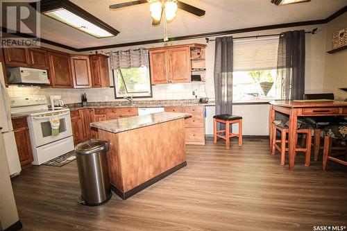 724 4Th Street E, Shaunavon, SK - Indoor Photo Showing Kitchen