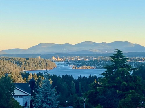 3702 Glen Oaks Dr, Nanaimo, BC 