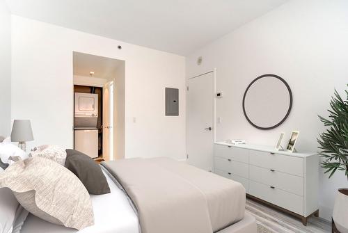 Primary bedroom - 604-345 Rue De La Gauchetière O., Montréal (Ville-Marie), QC - Indoor Photo Showing Bedroom