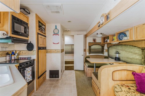 3696 Horne Lake Caves Rd, Qualicum Beach, BC 