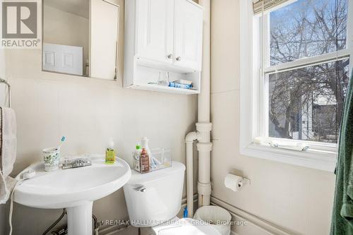 48 Louisa Street, Ottawa, ON - Indoor Photo Showing Bathroom