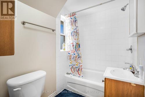 48 Louisa Street, Ottawa, ON - Indoor Photo Showing Bathroom
