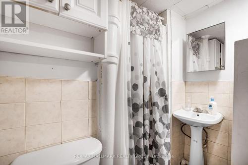 48 Louisa Street, Ottawa, ON - Indoor Photo Showing Bathroom