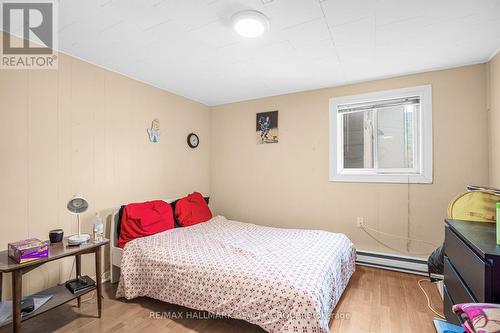 48 Louisa Street, Ottawa, ON - Indoor Photo Showing Bedroom