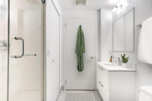 Bathroom - 1204-345 Rue De La Gauchetière O., Montréal (Ville-Marie), QC - Indoor Photo Showing Bathroom