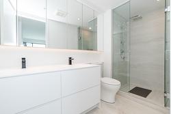 Salle de bains attenante à la CCP - 