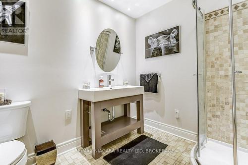 4905 Mapleview Crescent, Port Colborne (Sherkston), ON - Indoor Photo Showing Bathroom