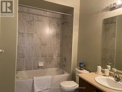 Second Bedroom Ensuite - 8 Wolford Court, Georgina, ON - Indoor Photo Showing Bathroom