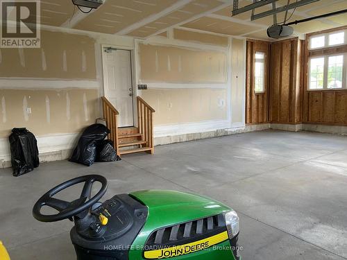 Garage - 8 Wolford Court, Georgina, ON - Indoor Photo Showing Garage