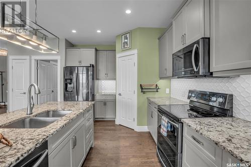 400 Prairie View Drive, Dundurn, SK - Indoor Photo Showing Kitchen With Double Sink With Upgraded Kitchen