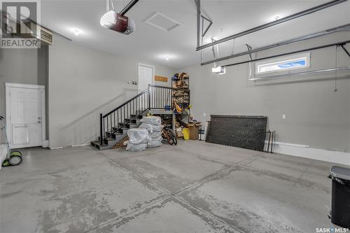 400 Prairie View Drive, Dundurn, SK - Indoor Photo Showing Garage