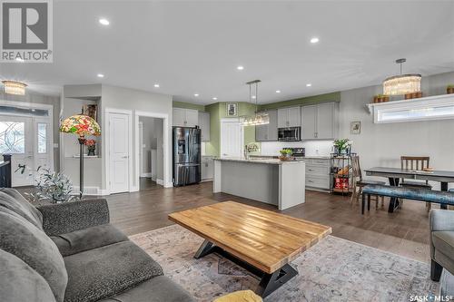 400 Prairie View Drive, Dundurn, SK - Indoor Photo Showing Living Room