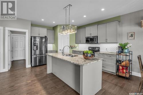 400 Prairie View Drive, Dundurn, SK - Indoor Photo Showing Kitchen With Double Sink With Upgraded Kitchen