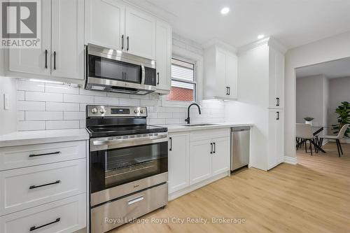 56 Dover Street, Waterloo, ON - Indoor Photo Showing Kitchen With Stainless Steel Kitchen With Upgraded Kitchen