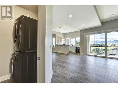 1051 Aurora Heights, West Kelowna, BC - Indoor Photo Showing Laundry Room